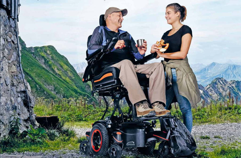 Mobilità nella vita quotidiana con una malattia progressiva - La FSCMA – la tua consulente e fornitrice indipendente di mezzi ausiliari in Svizzera 7