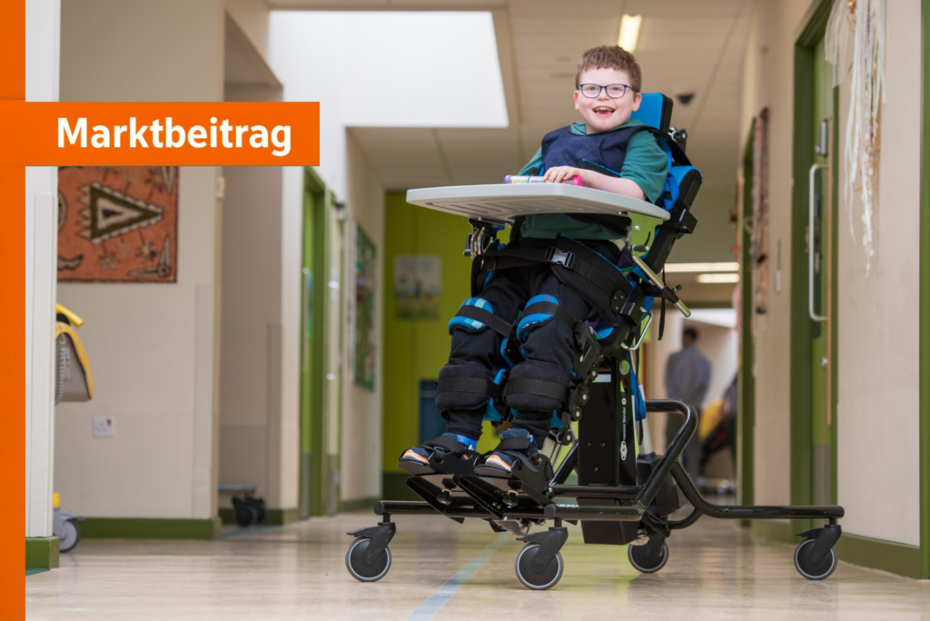 Sicher ste­hen, aktiv teil­neh­men – das pas­sen­de Steh­sys­tem für jede Entwicklungsphase
